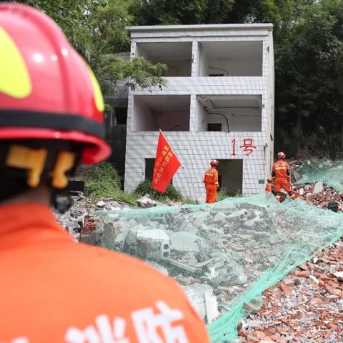 湖北宜昌工地塌陷事故最新报道及视频分析