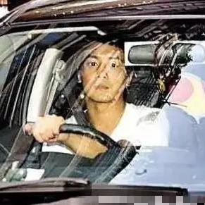 杨怡魅力与气质并存写真图片集锦