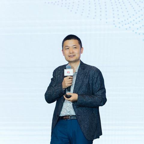 华为新款手机引领科技潮流，创新与体验双提升