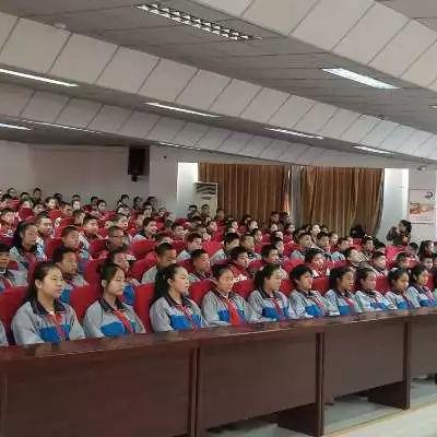 励志语录学生照背后的故事与力量，高清图片展示