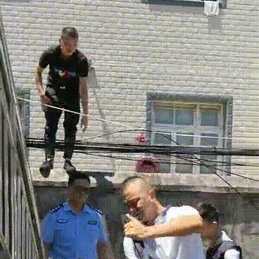 泉港店铺被盗事件最新视频报道